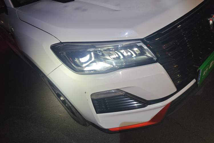 Used CHANGAN CS75 2022 Blue Whale Edition 1.5T Manual Elite Model Right Front Headlight
