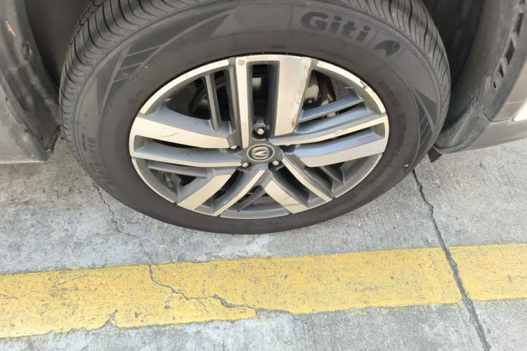 Used CHANGAN CS75 2022 Blue Whale Edition 1.5T DCT Luxury Model Right Front Wheel Hub