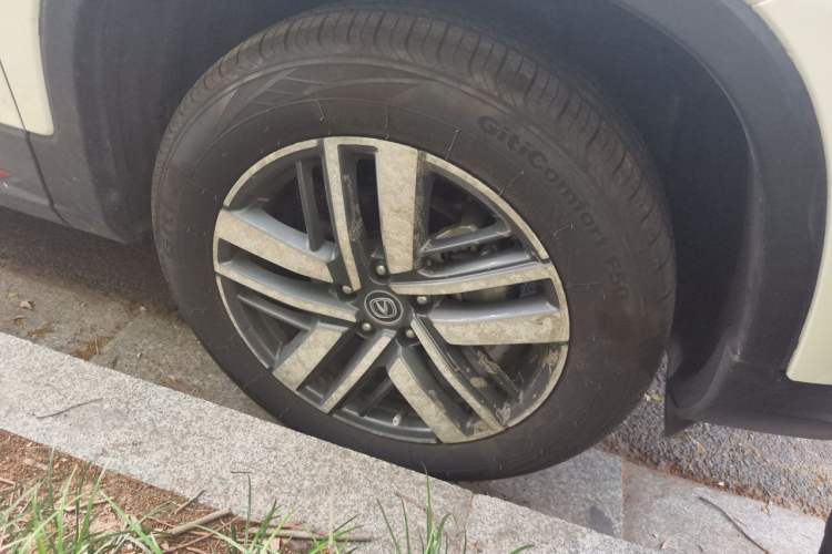 Used CHANGAN CS75 2022 Blue Whale Edition 1.5T DCT Luxury Model Right Front Wheel Hub