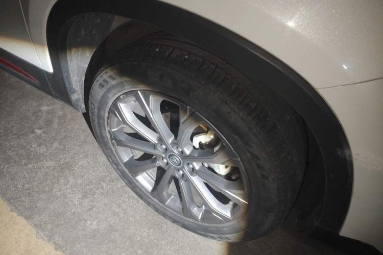 Used CHANGAN CS75 2022 Blue Whale Edition 1.5T DCT Prestige Model Right Front Wheel Hub