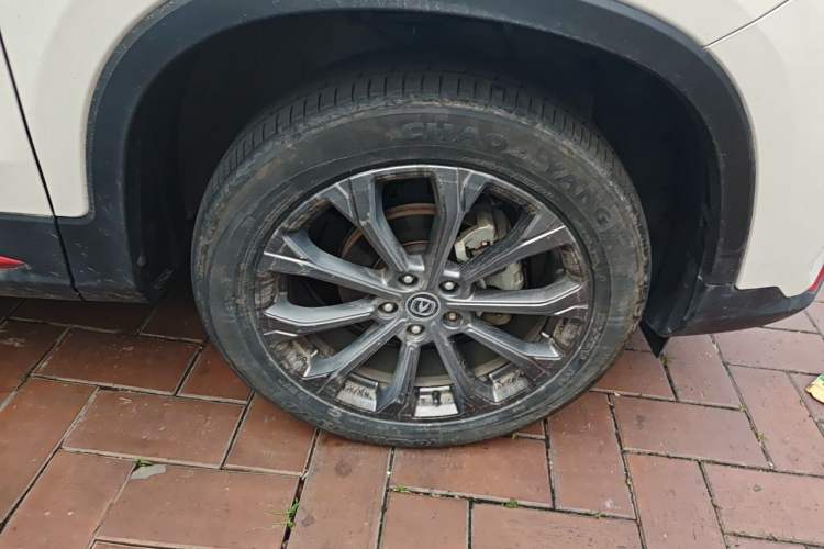 Used CHANGAN CS75 2022 Blue Whale Edition 1.5T DCT Prestige Model Right Front Wheel Hub