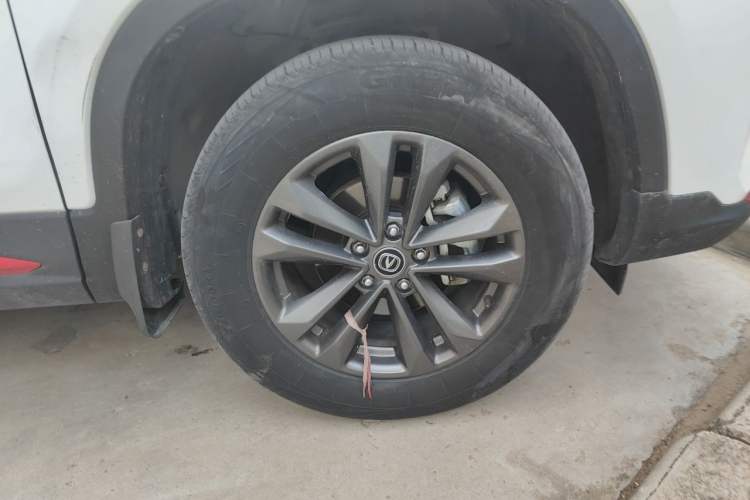 Used CHANGAN CS75 2022 Blue Whale Edition 1.5T Manual Elite Model Right Front Wheel Hub