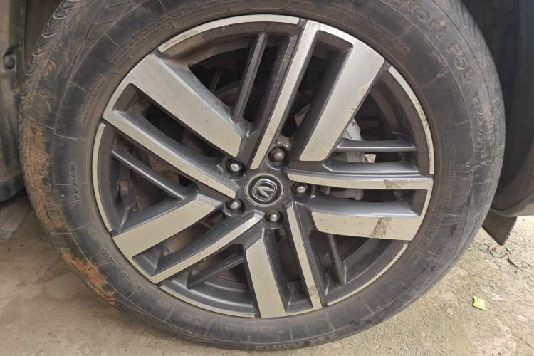 Used CHANGAN CS75 2022 Blue Whale Edition 1.5T DCT Luxury Model Right Front Wheel Hub