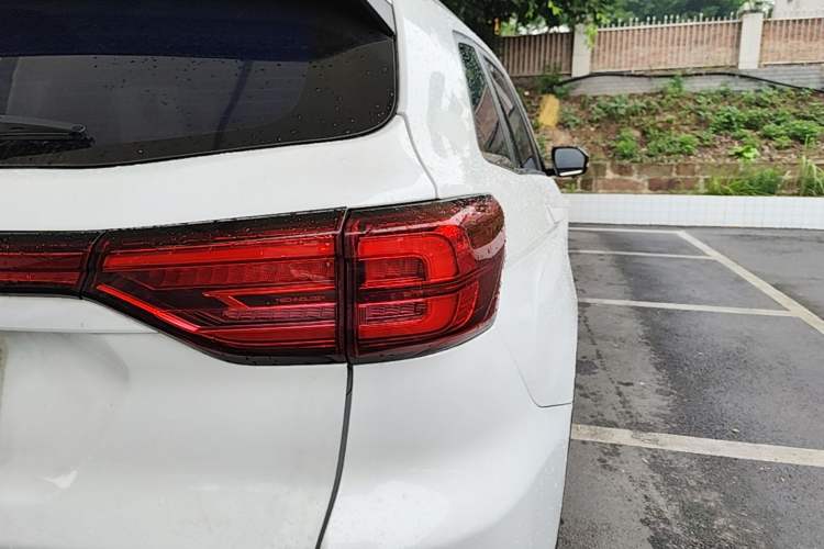 Used CHANGAN CS75 2022 Blue Whale Edition 1.5T DCT Luxury Model Right Rear Taillight