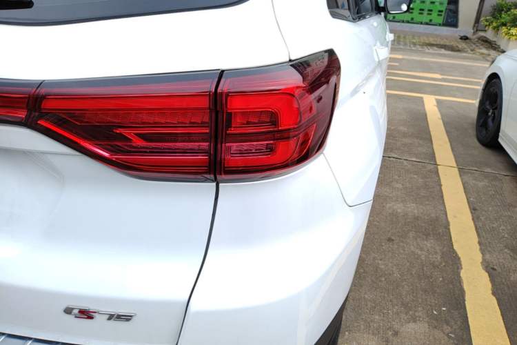 Used CHANGAN CS75 2022 Blue Whale Edition 1.5T DCT Luxury Model Right Rear Taillight