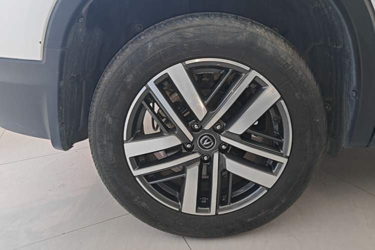 Used CHANGAN CS75 2022 Blue Whale Edition 1.5T DCT Luxury Model Right Rear Wheel Hub