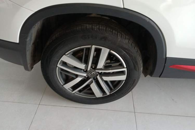 Used CHANGAN CS75 2022 Blue Whale Edition 1.5T DCT Luxury Model Right Rear Wheel Hub