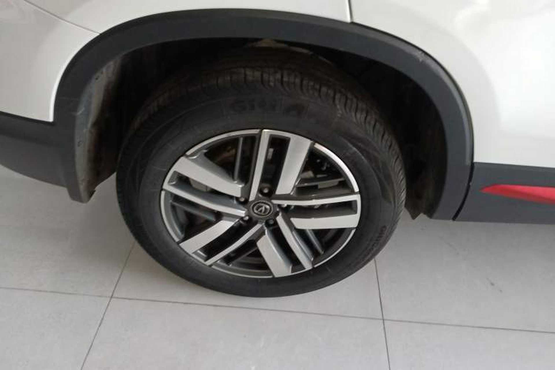 Used CHANGAN CS75 2022 Blue Whale Edition 1.5T DCT Luxury Model Right Rear Wheel Hub