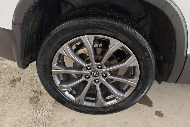Used CHANGAN CS75 2022 Blue Whale Edition 1.5T DCT Prestige Model Right Rear Wheel Hub