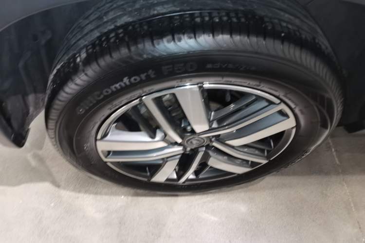 Used CHANGAN CS75 2022 Blue Whale Edition 1.5T DCT Luxury Model Right Rear Wheel Hub