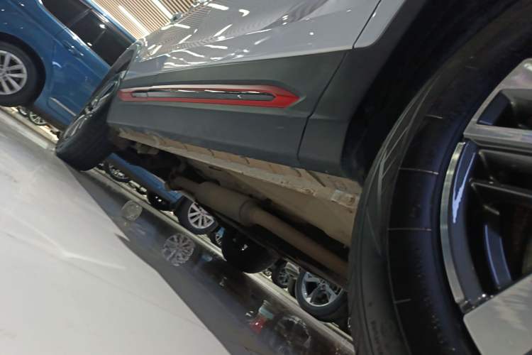 Used CHANGAN CS75 2022 Blue Whale Edition 1.5T DCT Luxury Model Right Side Sill