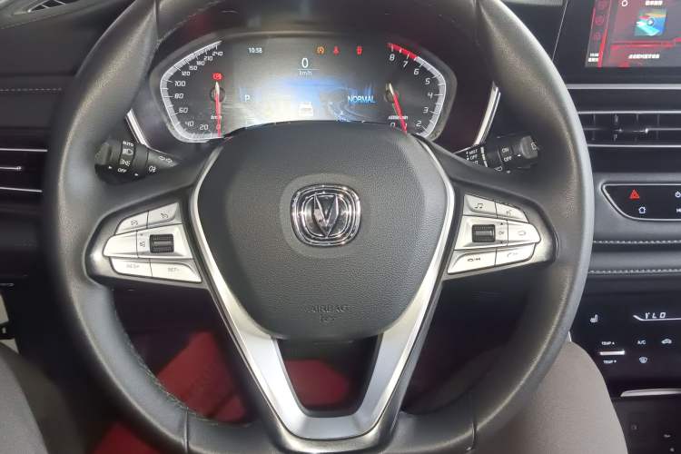 Used CHANGAN CS75 2022 Blue Whale Edition 1.5T DCT Prestige Model Steering Wheel