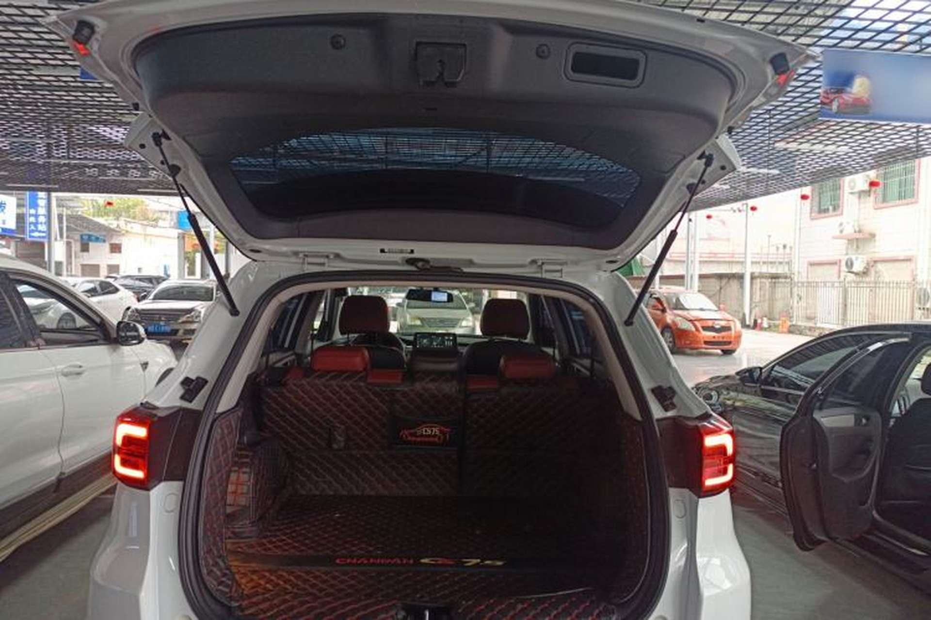 Used CHANGAN CS75 2022 Blue Whale Edition 1.5T DCT Luxury Model Trunk