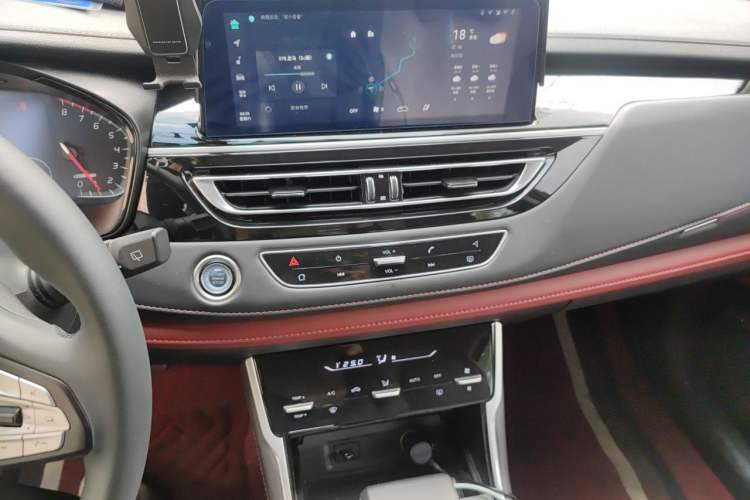 Used CHANGAN CS75 2023 Enjoy Edition 1.5T DCT Luxury Version Audio And AC Panel