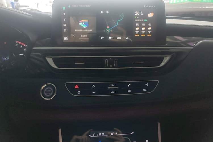 Used CHANGAN CS75 2023 Enjoy Edition 1.5T DCT Luxury Version Audio And AC Panel