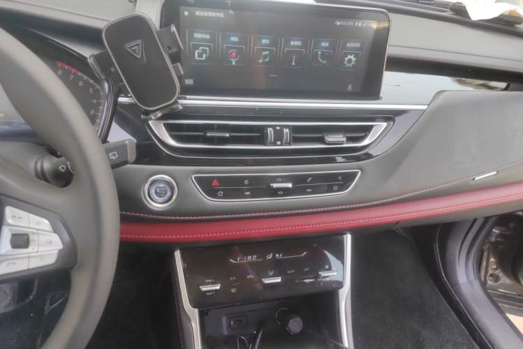 Used CHANGAN CS75 2023 Enjoy Edition 1.5T Manual Elite Model Audio And AC Panel