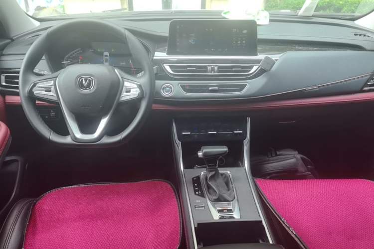 Used CHANGAN CS75 2023 Enjoy Edition 1.5T DCT Luxury Version Center Console