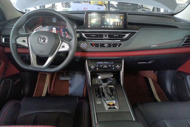Used CHANGAN CS75 2023 Enjoy Edition 1.5T DCT Luxury Version Center Console