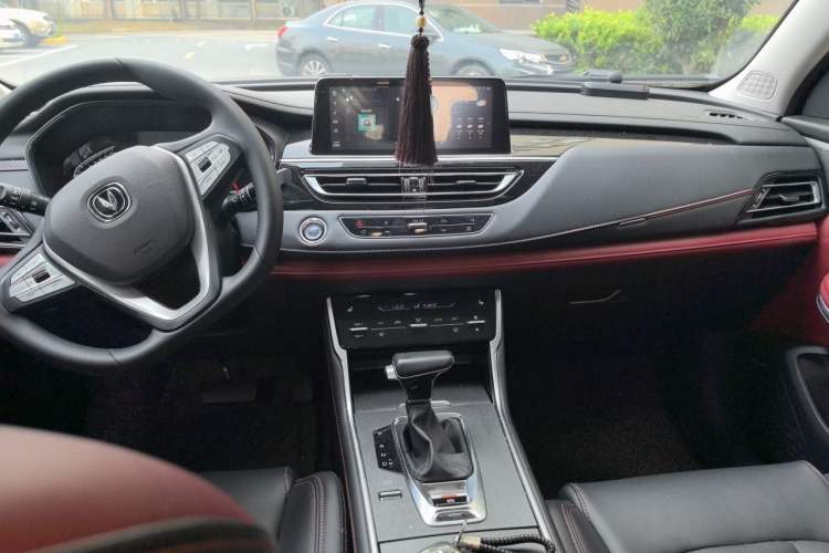 Used CHANGAN CS75 2023 Enjoy Edition 1.5T DCT Prestige Version Center Console