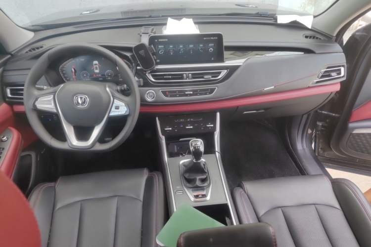 Used CHANGAN CS75 2023 Enjoy Edition 1.5T Manual Elite Model Center Console