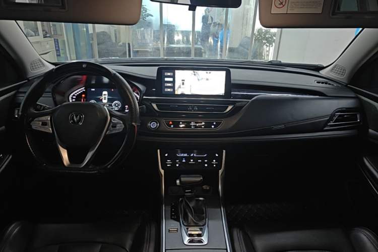 Used CHANGAN CS75 2023 Enjoy Edition 1.5T DCT Prestige Version Center Console