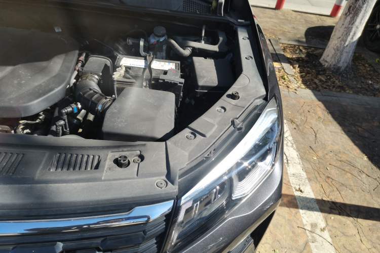 Used CHANGAN CS75 2023 Enjoy Edition 1.5T DCT Luxury Version Engine Bay Left