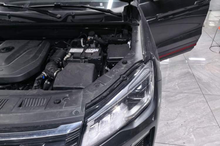 Used CHANGAN CS75 2023 Enjoy Edition 1.5T Manual Fashion Model Engine Bay Left