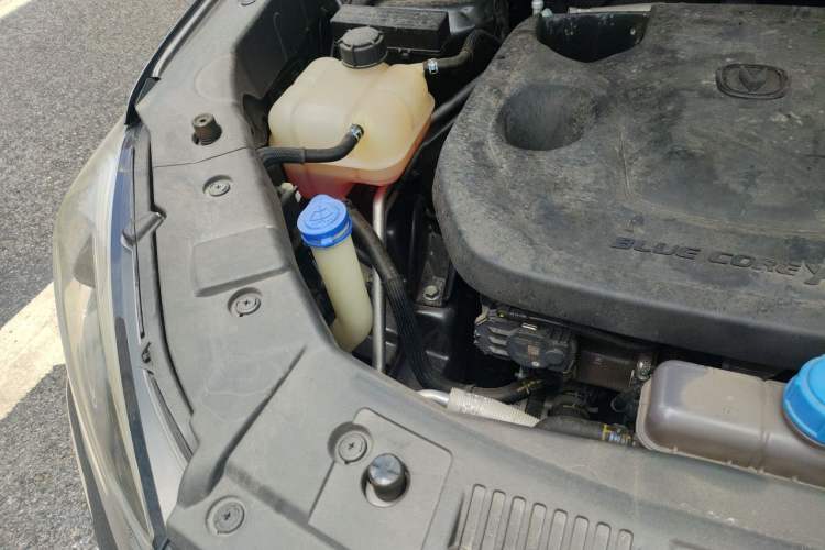 Used CHANGAN CS75 2023 Enjoy Edition 1.5T DCT Luxury Version Engine Bay Right