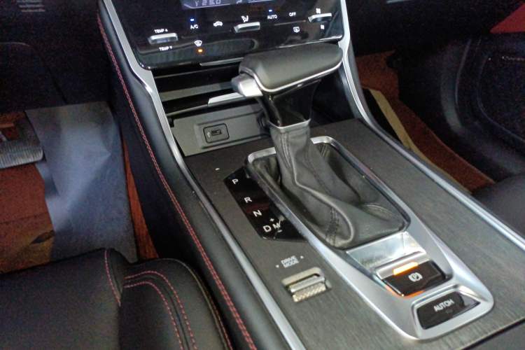 Used CHANGAN CS75 2023 Enjoy Edition 1.5T DCT Luxury Version Gear Lever