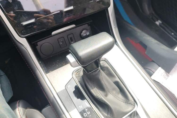 Used CHANGAN CS75 2023 Enjoy Edition 1.5T DCT Prestige Version Gear Lever