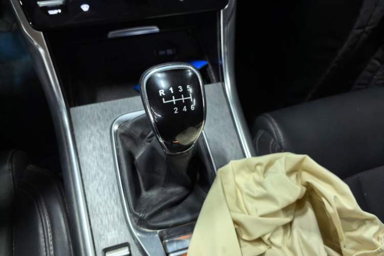 Used CHANGAN CS75 2023 Enjoy Edition 1.5T Manual Fashion Model Gear Lever
