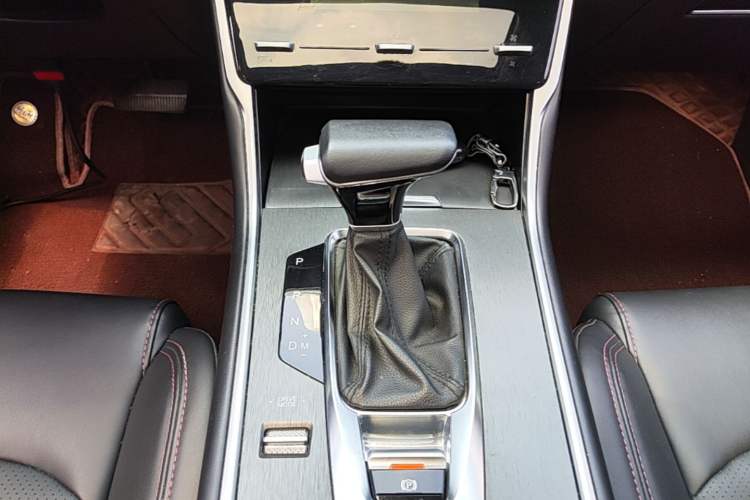 Used CHANGAN CS75 2023 Enjoy Edition 1.5T DCT Luxury Version Gear Lever