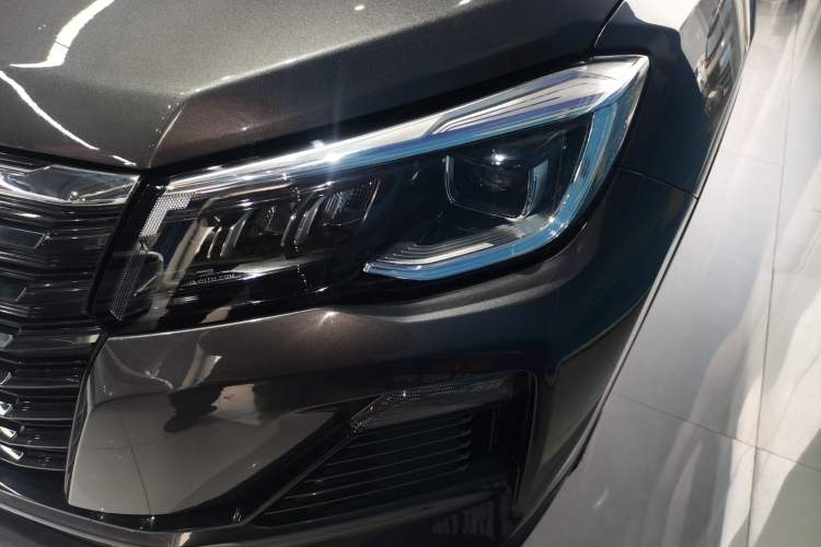 Used CHANGAN CS75 2023 Enjoy Edition 1.5T DCT Luxury Version Left Front Headlight