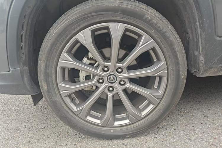 Used CHANGAN CS75 2023 Enjoy Edition 1.5T DCT Prestige Version Left Front Wheel Hub