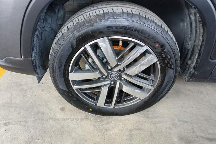 Used CHANGAN CS75 2023 Enjoy Edition 1.5T DCT Luxury Version Left Front Wheel Hub