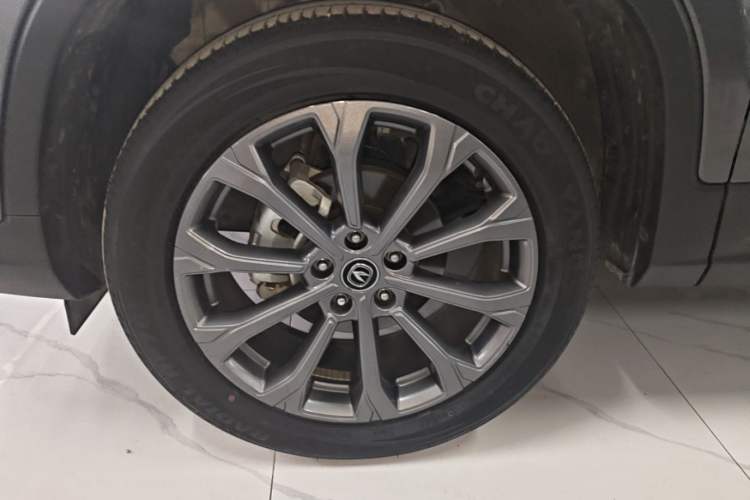 Used CHANGAN CS75 2023 Enjoy Edition 1.5T DCT Prestige Version Left Front Wheel Hub