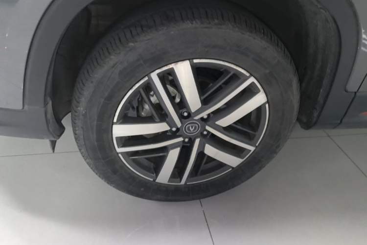Used CHANGAN CS75 2023 Enjoy Edition 1.5T DCT Luxury Version Left Front Wheel Hub