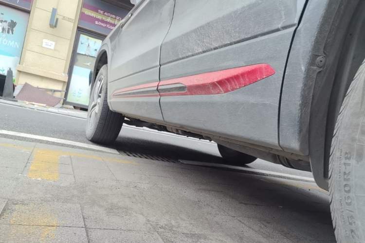 Used CHANGAN CS75 2023 Enjoy Edition 1.5T DCT Luxury Version Left Side Sill