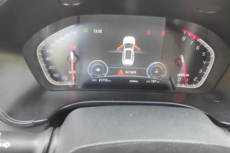 Used CHANGAN CS75 2023 Enjoy Edition 1.5T Manual Elite Model Odometer Close Up
