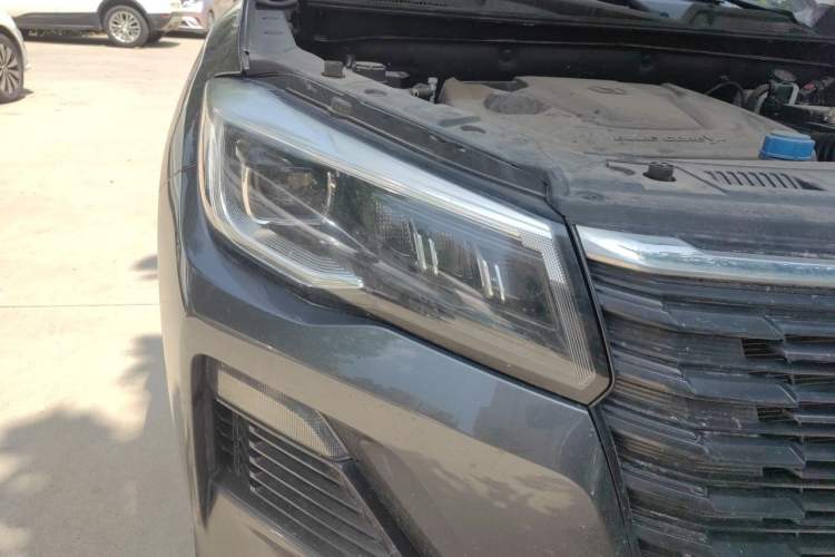 Used CHANGAN CS75 2023 Enjoy Edition 1.5T DCT Luxury Version Right Front Headlight