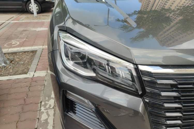 Used CHANGAN CS75 2023 Enjoy Edition 1.5T DCT Luxury Version Right Front Headlight