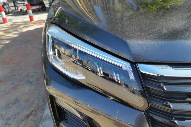 Used CHANGAN CS75 2023 Enjoy Edition 1.5T DCT Luxury Version Right Front Headlight