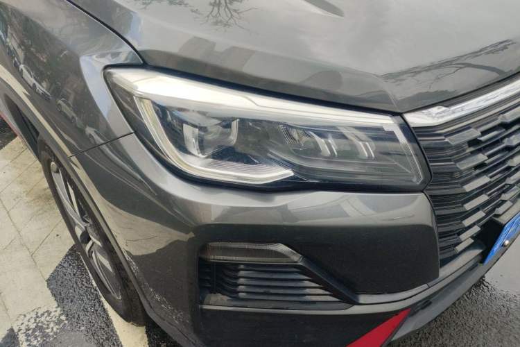 Used CHANGAN CS75 2023 Enjoy Edition 1.5T DCT Luxury Version Right Front Headlight