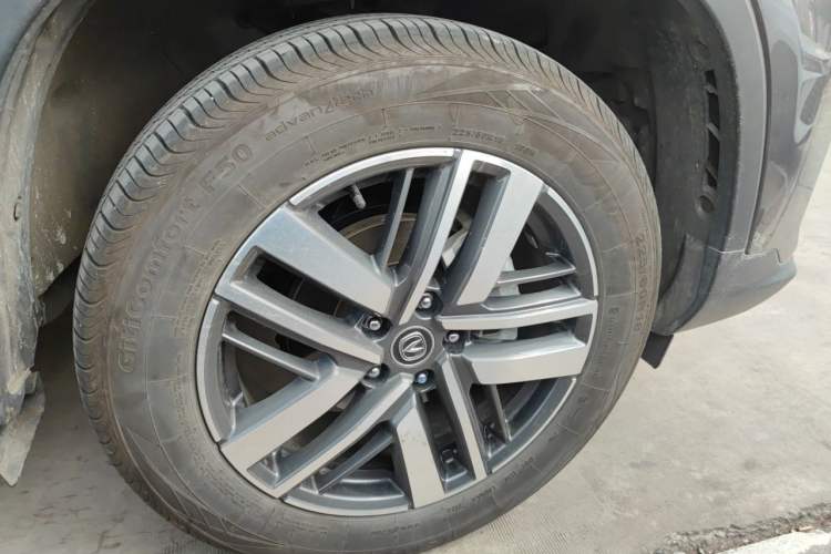Used CHANGAN CS75 2023 Enjoy Edition 1.5T DCT Luxury Version Right Front Wheel Hub