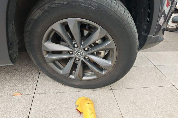 Used CHANGAN CS75 2023 Enjoy Edition 1.5T Manual Elite Model Right Front Wheel Hub