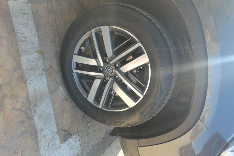 Used CHANGAN CS75 2023 Enjoy Edition 1.5T DCT Luxury Version Right Front Wheel Hub