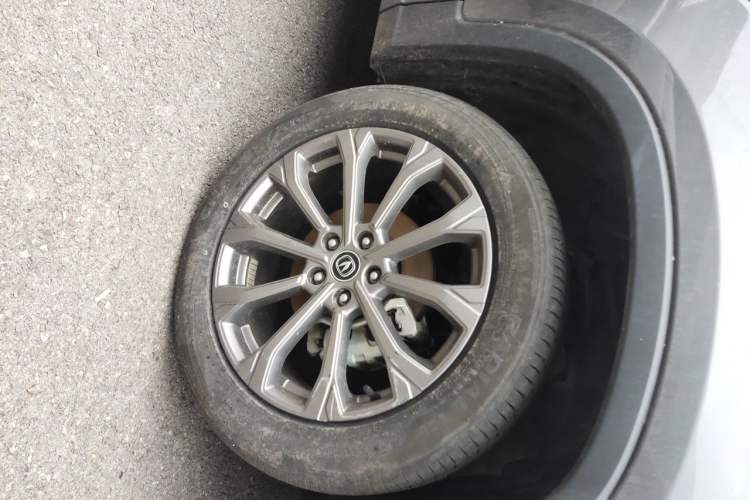 Used CHANGAN CS75 2023 Enjoy Edition 1.5T DCT Prestige Version Right Front Wheel Hub