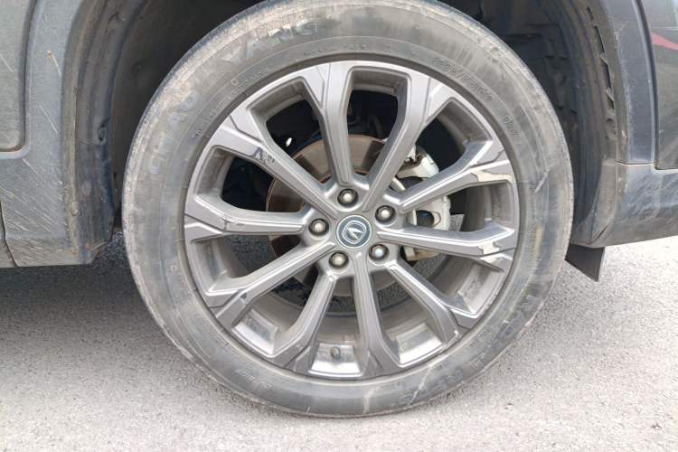 Used CHANGAN CS75 2023 Enjoy Edition 1.5T DCT Prestige Version Right Front Wheel Hub