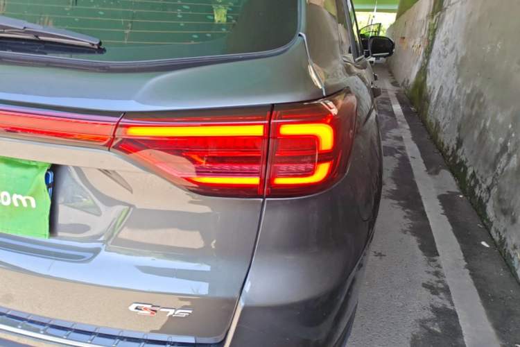 Used CHANGAN CS75 2023 Enjoy Edition 1.5T DCT Prestige Version Right Rear Taillight