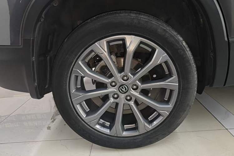 Used CHANGAN CS75 2023 Enjoy Edition 1.5T DCT Prestige Version Right Rear Wheel Hub